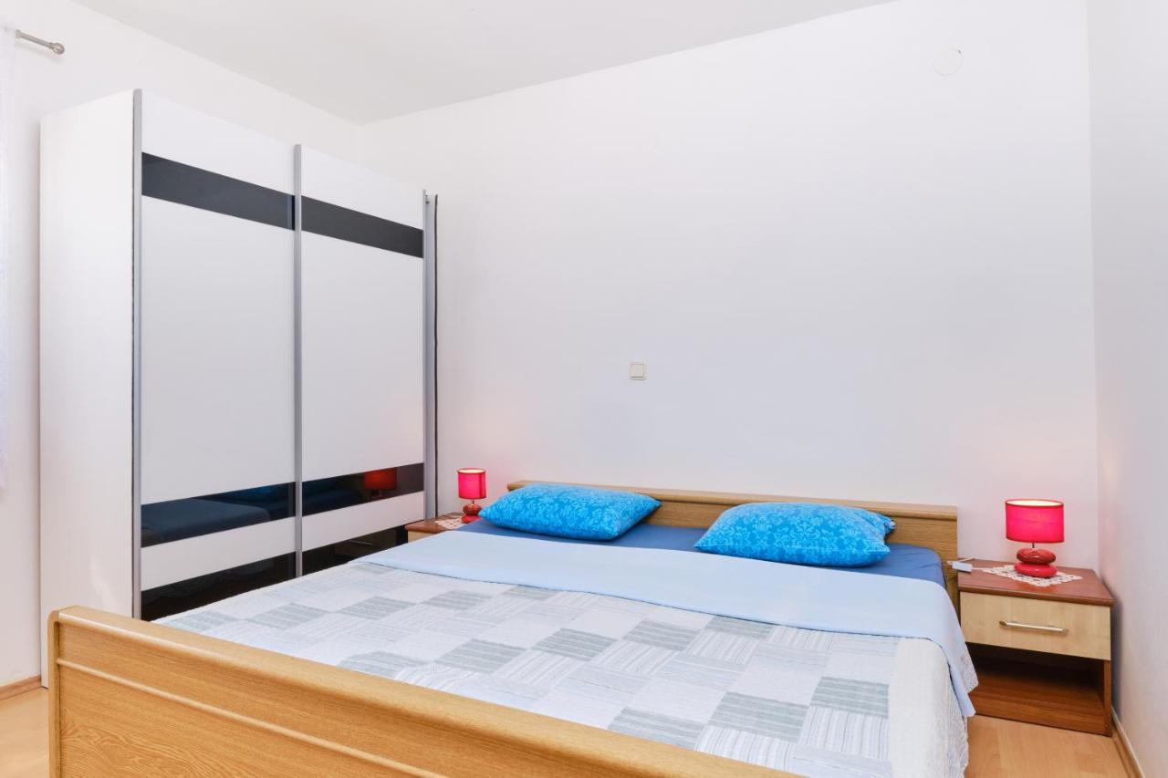 Apartments With A Parking Space Cunski, Losinj - 7867 Apartment