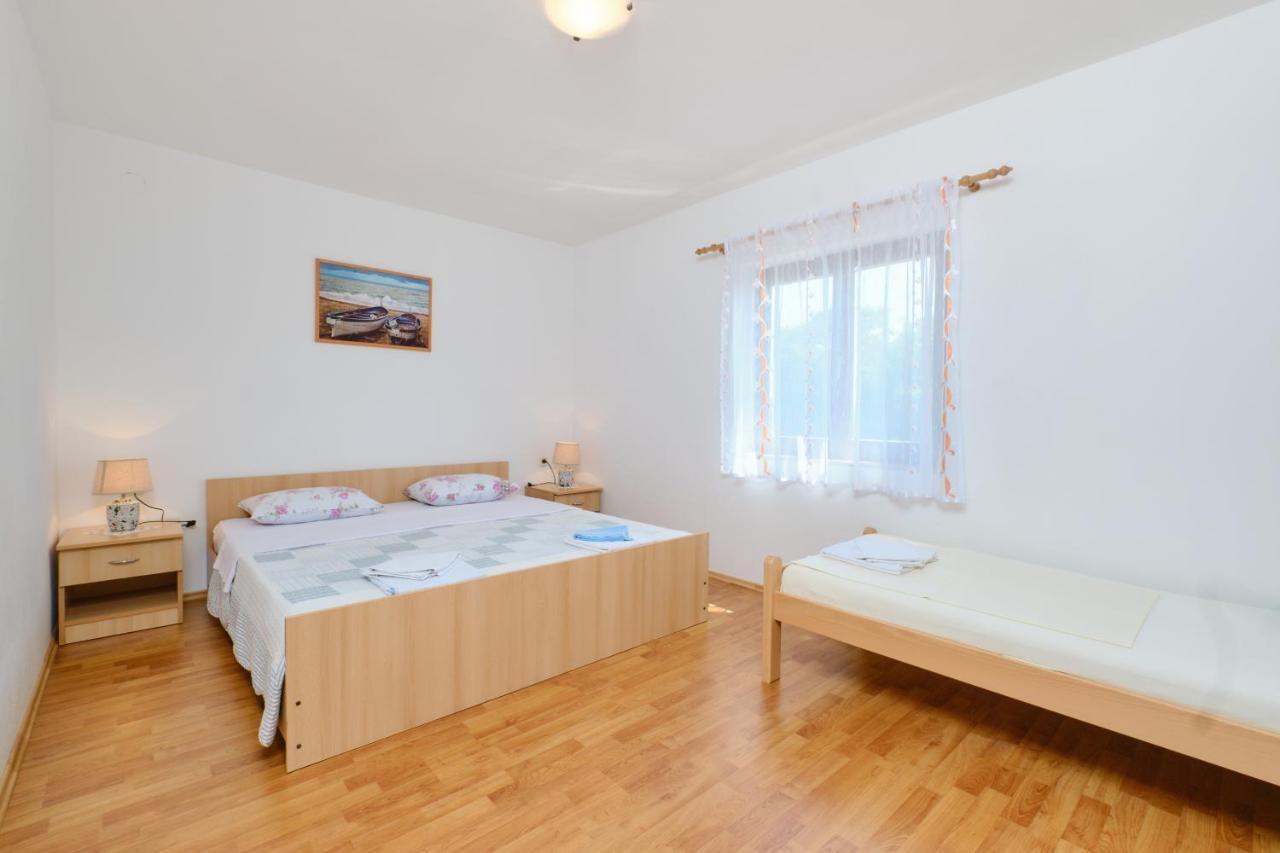 Apartments With A Parking Space Cunski, Losinj - 7867 Cunski