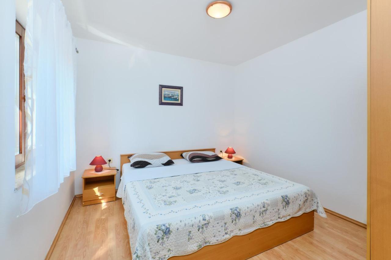 Apartments With A Parking Space Cunski, Losinj - 7867