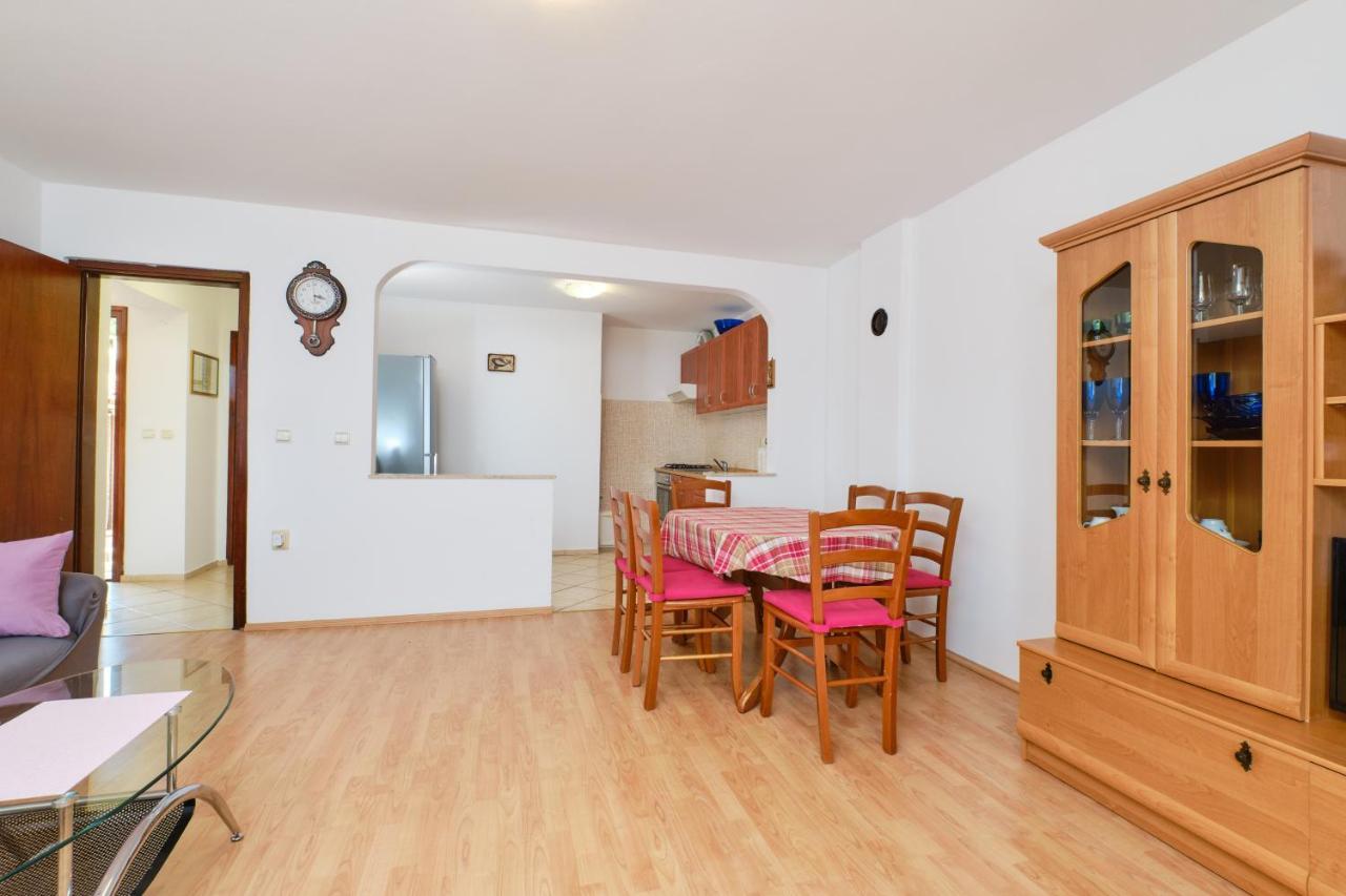 Apartment Apartments With A Parking Space Cunski, Losinj - 7867 *