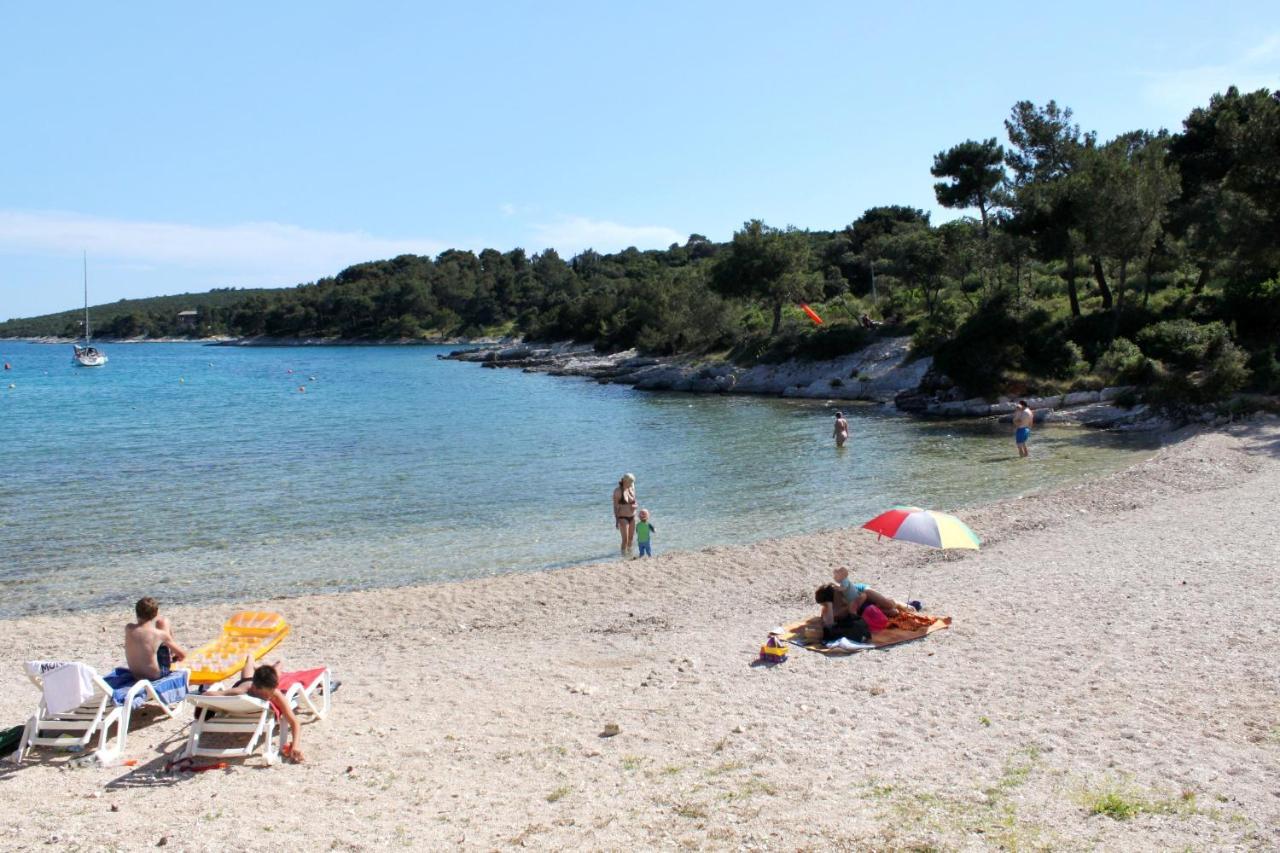 Apartment Apartments With A Parking Space Cunski, Losinj - 7867 *