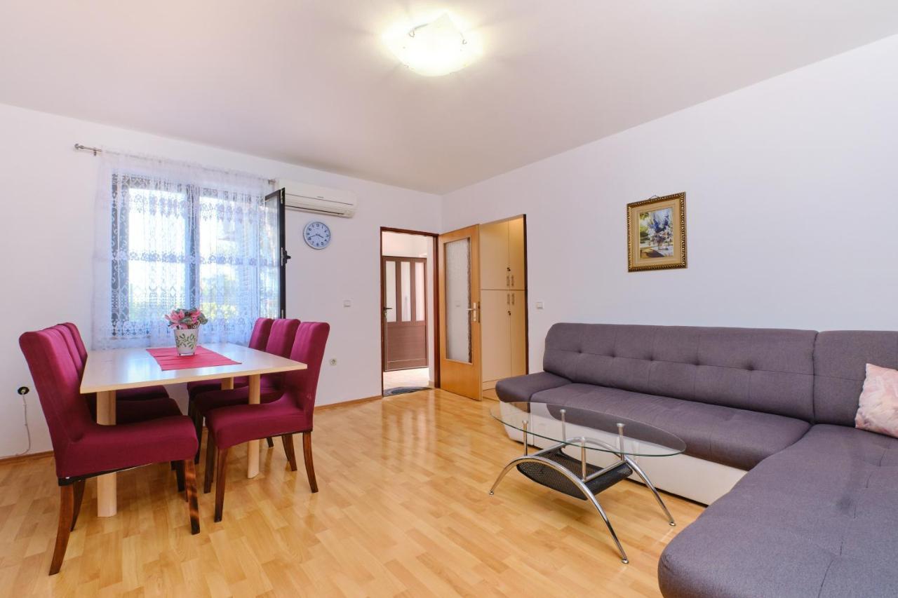 Apartment Apartments With A Parking Space Cunski, Losinj - 7867 *