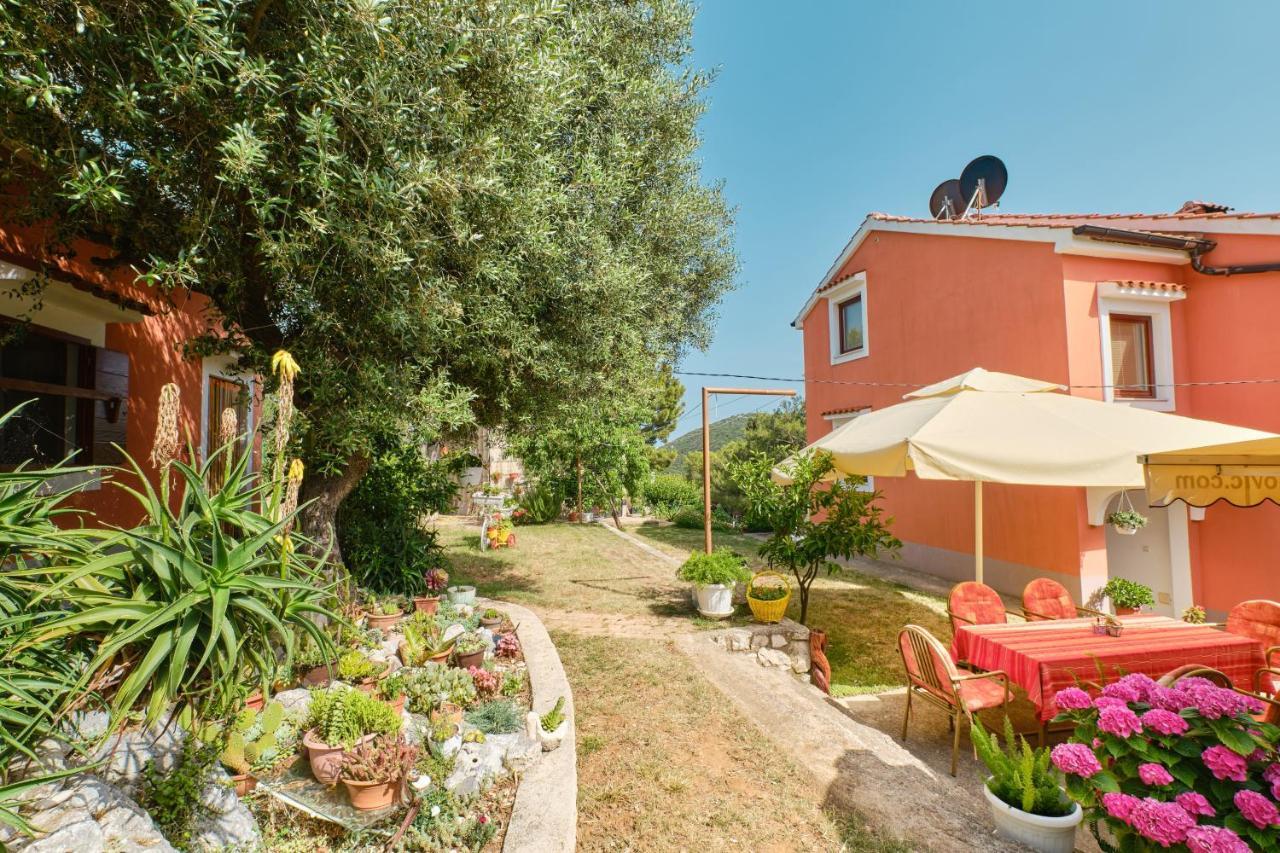 Apartments With A Parking Space Cunski, Losinj - 7867 Apartment Cunski