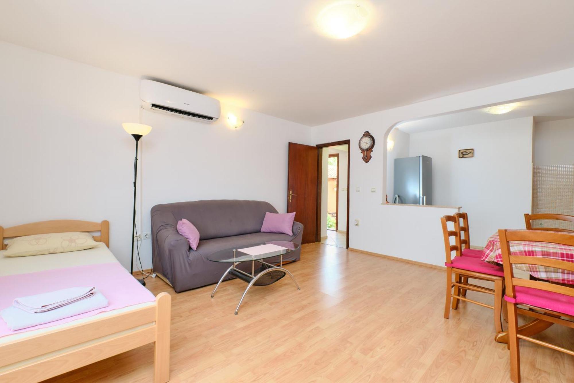 Apartments With A Parking Space Cunski, Losinj - 7867 Apartment Cunski