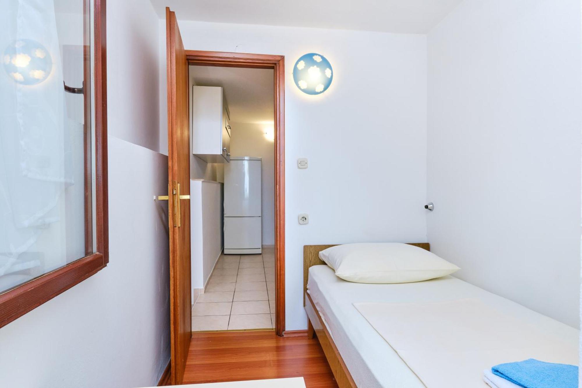 Apartment Apartments With A Parking Space Cunski, Losinj - 7867 Cunski
